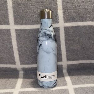 Brand New white marble 17oz Swell Bottle